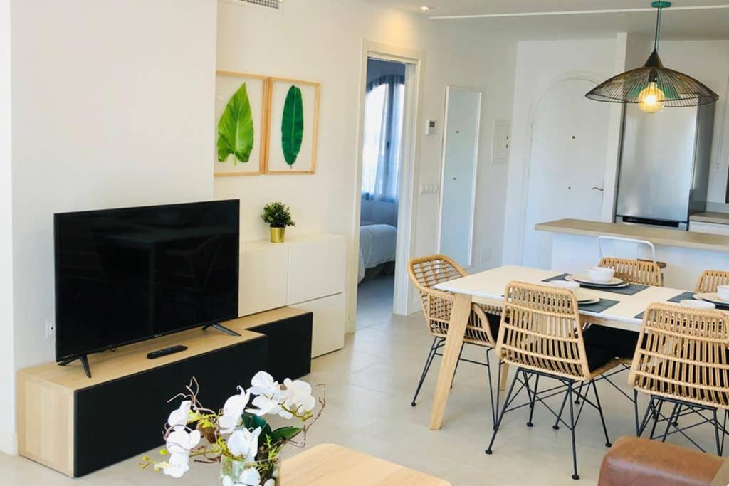 Luxury Modern Apartment By The Beach Malaga Bagian luar foto