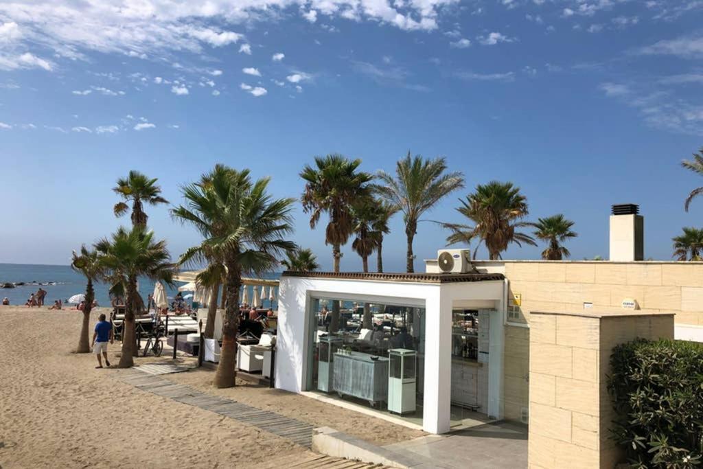 Luxury Modern Apartment By The Beach Malaga Bagian luar foto